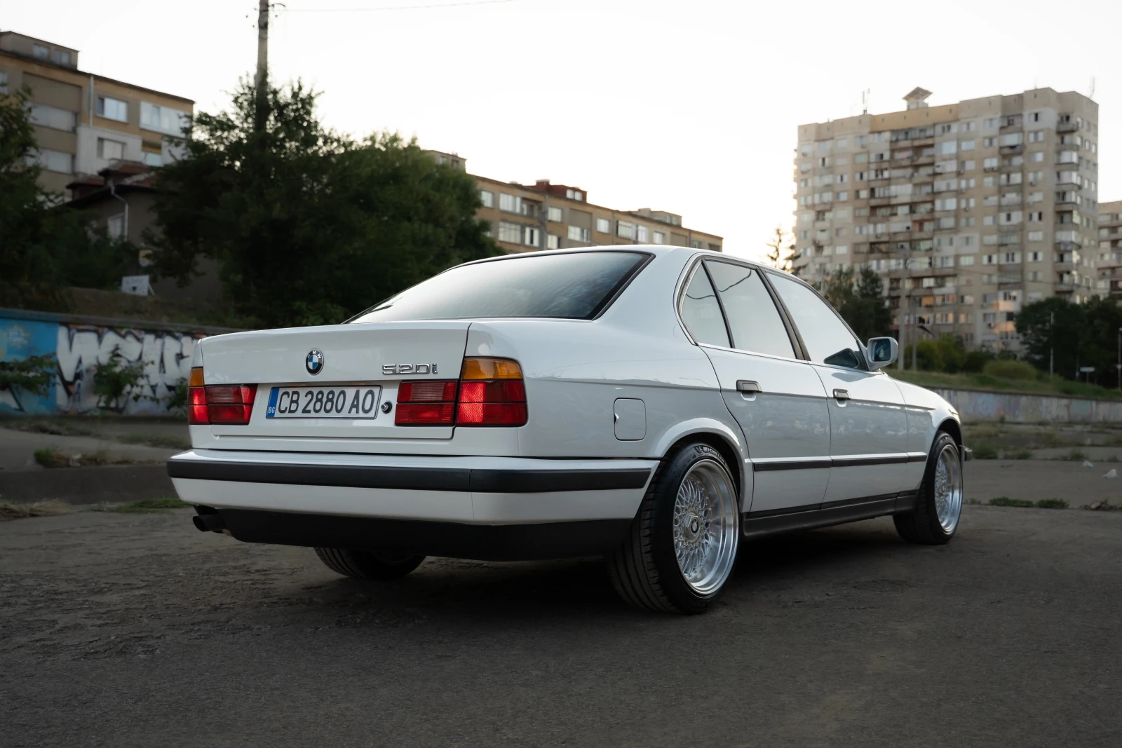 BMW 520 Автоматик/Кожа/Климатроник, снимка 5 - Автомобили и джипове - 55754651