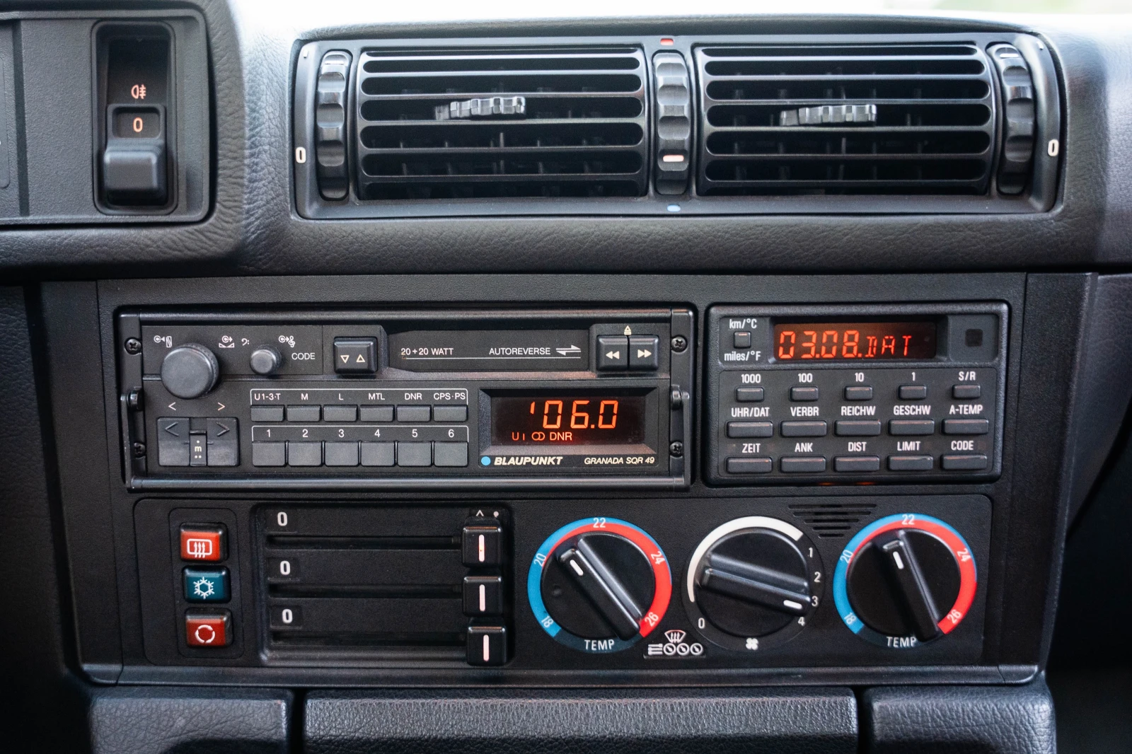 BMW 520 Автоматик/Кожа/Климатроник, снимка 13 - Автомобили и джипове - 55754651