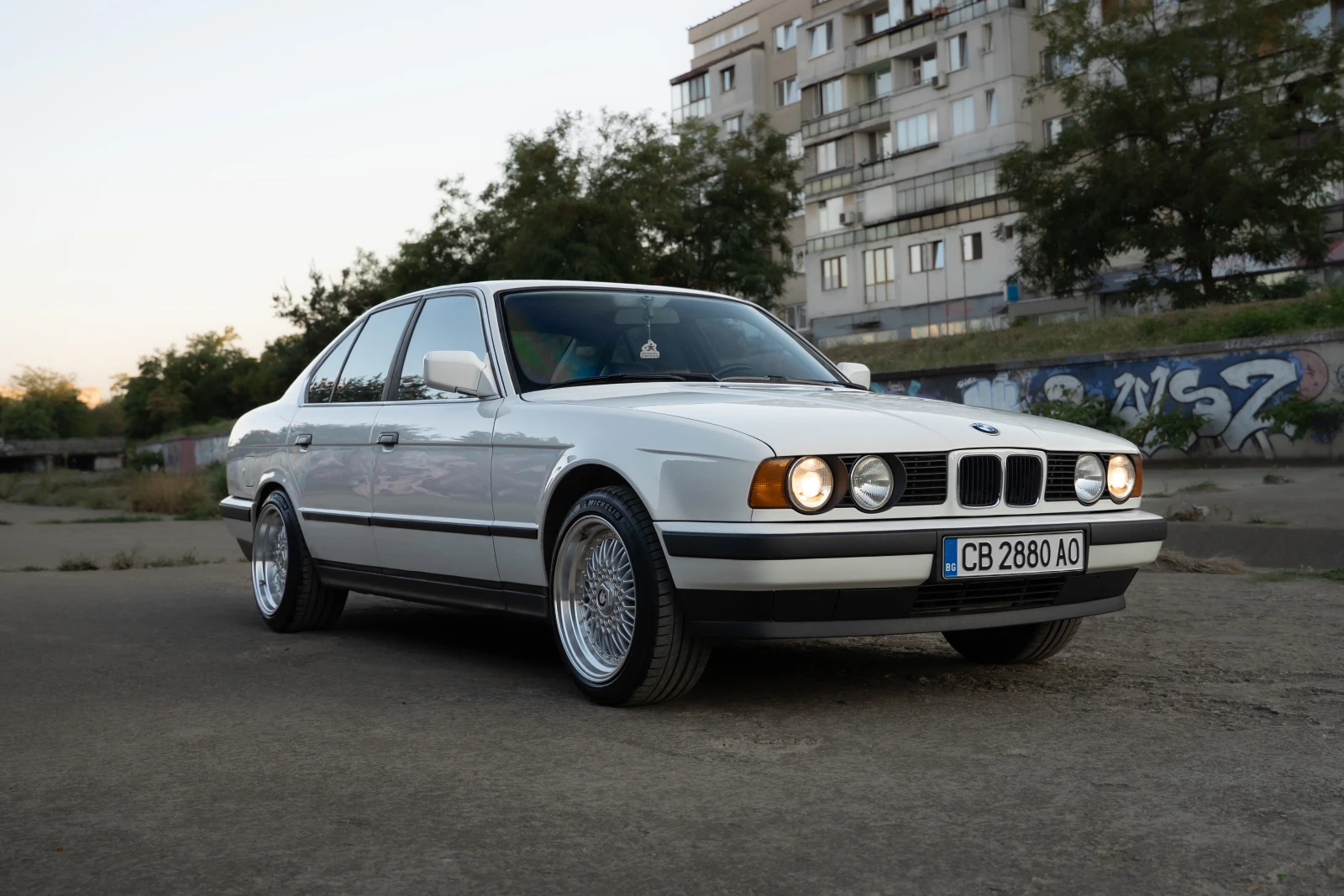 BMW 520 Автоматик/Кожа/Климатроник, снимка 3 - Автомобили и джипове - 55754651