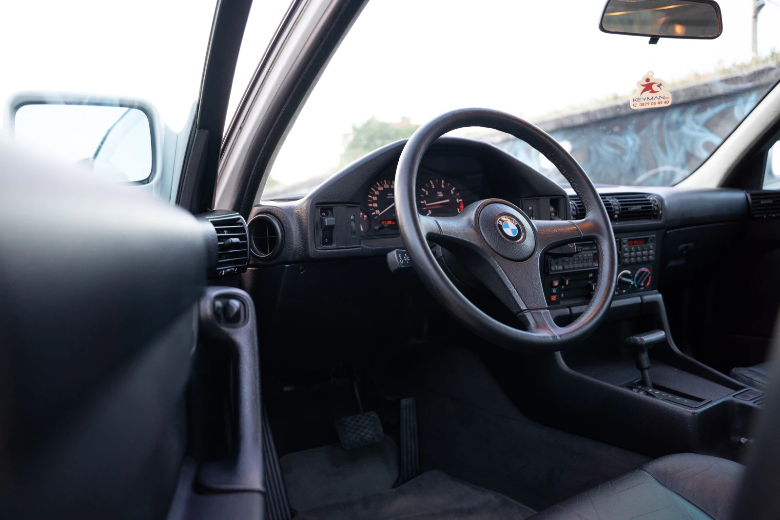 BMW 520 Автоматик/Кожа/Климатроник, снимка 9 - Автомобили и джипове - 55754651