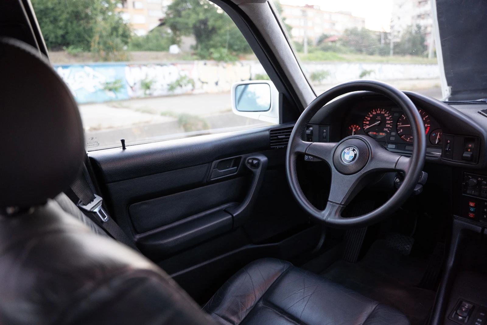 BMW 520 Автоматик/Кожа/Климатроник, снимка 10 - Автомобили и джипове - 55754651
