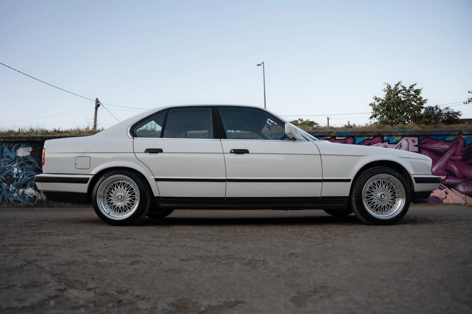 BMW 520 Автоматик/Кожа/Климатроник, снимка 4 - Автомобили и джипове - 55754651