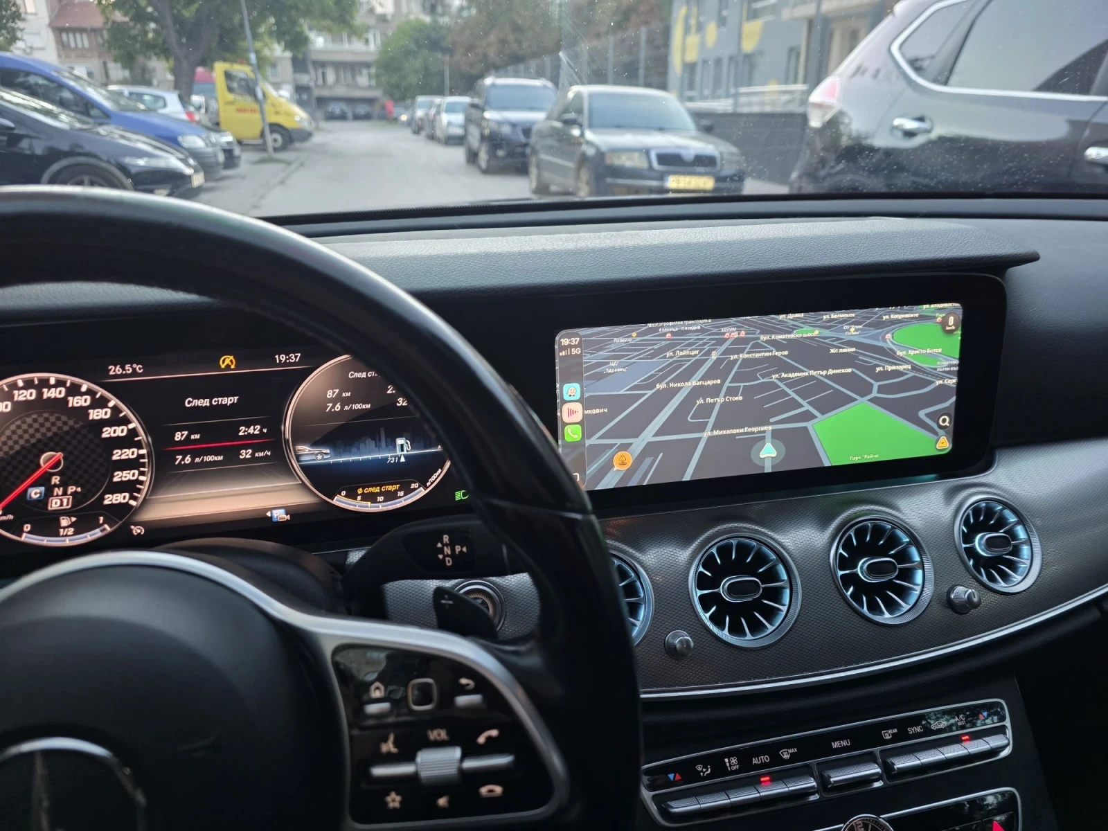 Mercedes-Benz E 220, снимка 11 - Автомобили и джипове - 56232773