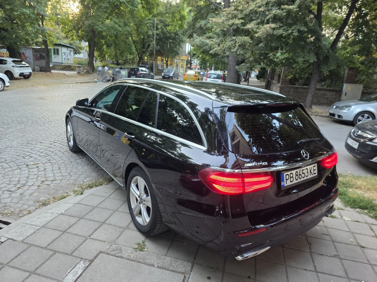 Mercedes-Benz E 220, снимка 3 - Автомобили и джипове - 56232773