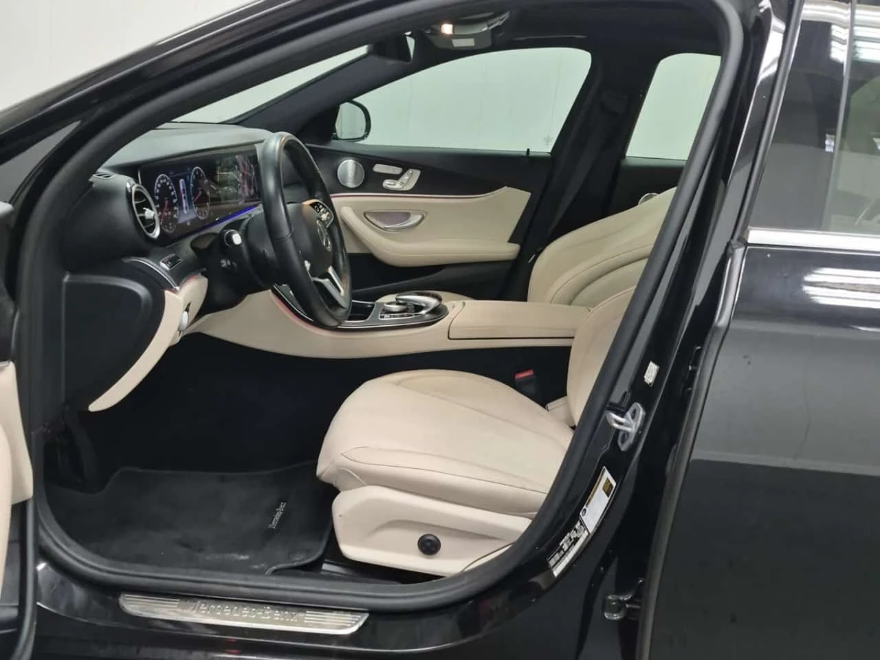 Mercedes-Benz E 300 * 4matic Sedan * CARFAX *  | Mobile.bg � ����������� 9