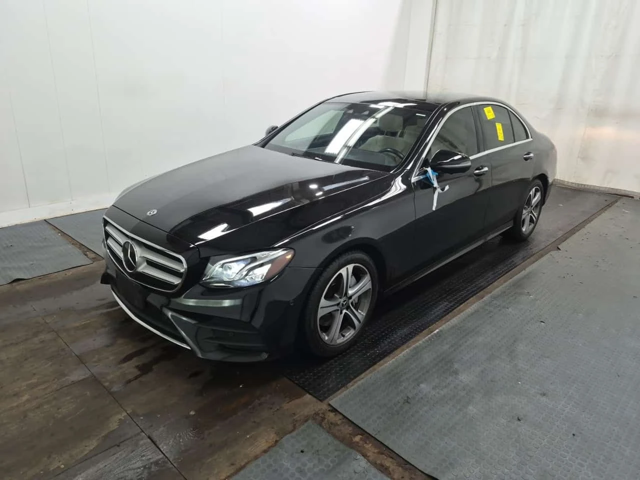 Mercedes-Benz E 300 * 4matic Sedan * CARFAX * 