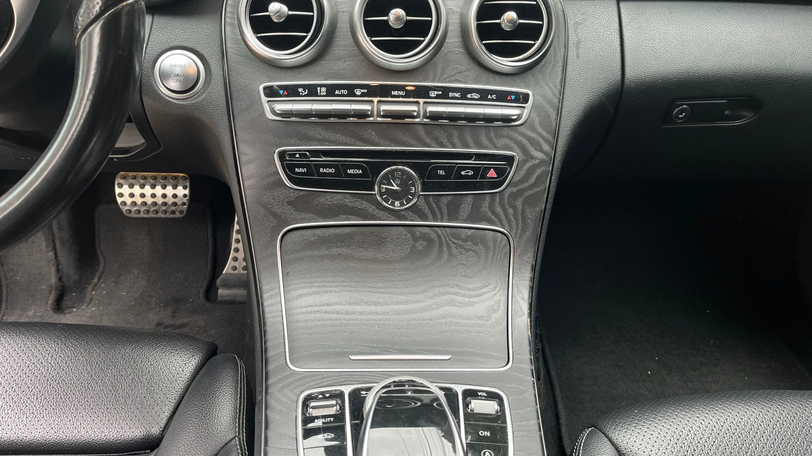 Mercedes-Benz C 220 C220AMG Pano, снимка 15 - Автомобили и джипове - 56669820