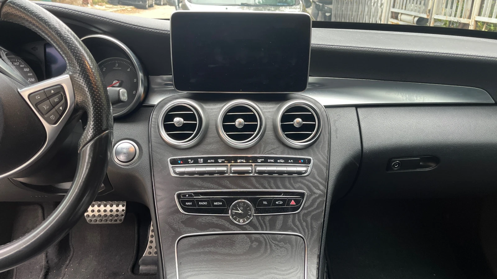 Mercedes-Benz C 220 C220AMG Pano, снимка 17 - Автомобили и джипове - 56669820