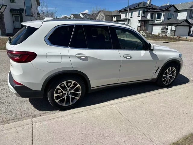 BMW X5 xDrive40i * ПАНОРАМА * АВТОКРЕДИТ * CARFAX, снимка 3 - Автомобили и джипове - 54577105