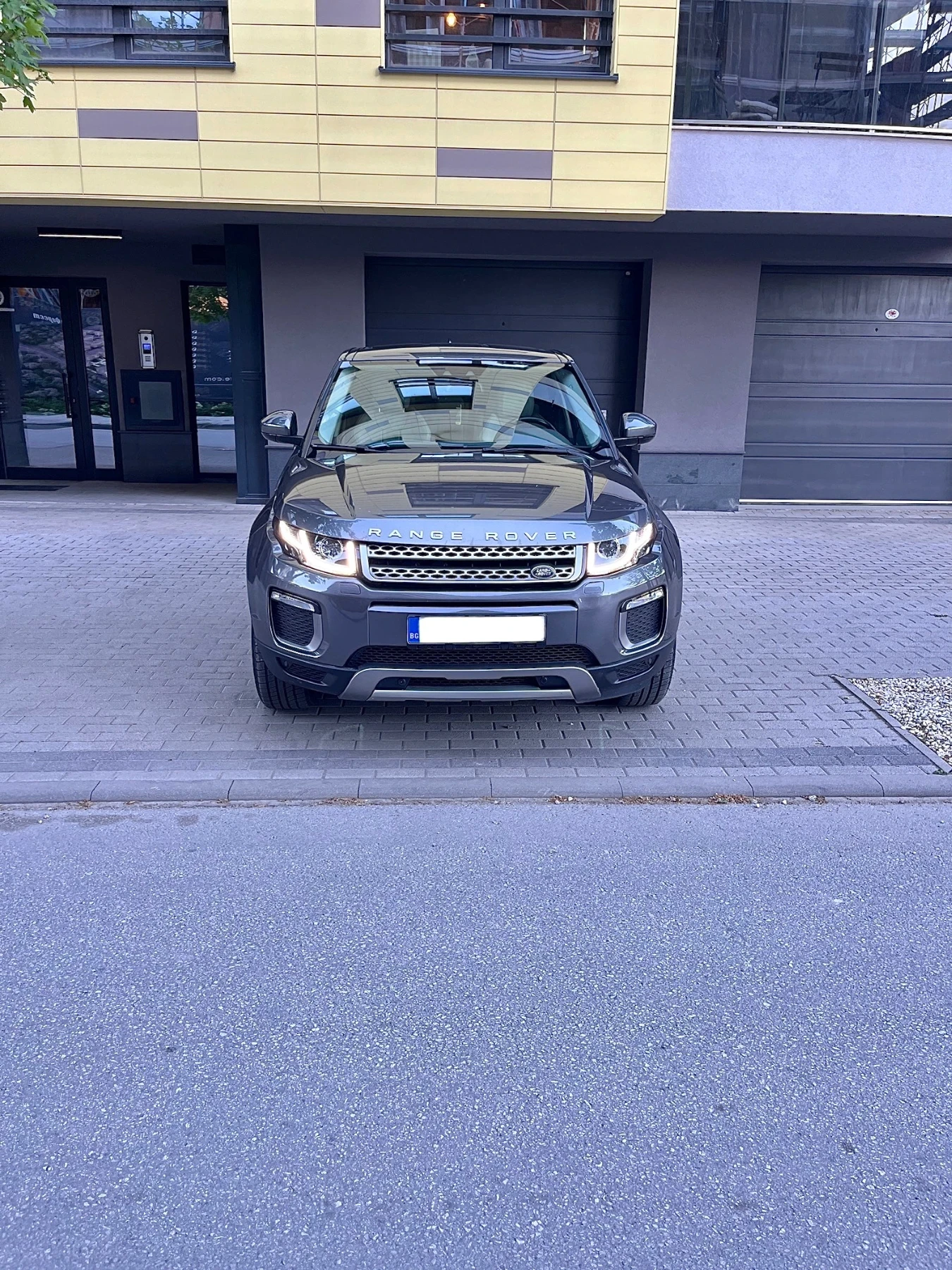Land Rover Range Rover Evoque FACELIFT 2.0 Diesel 150 к.с - изображение 2