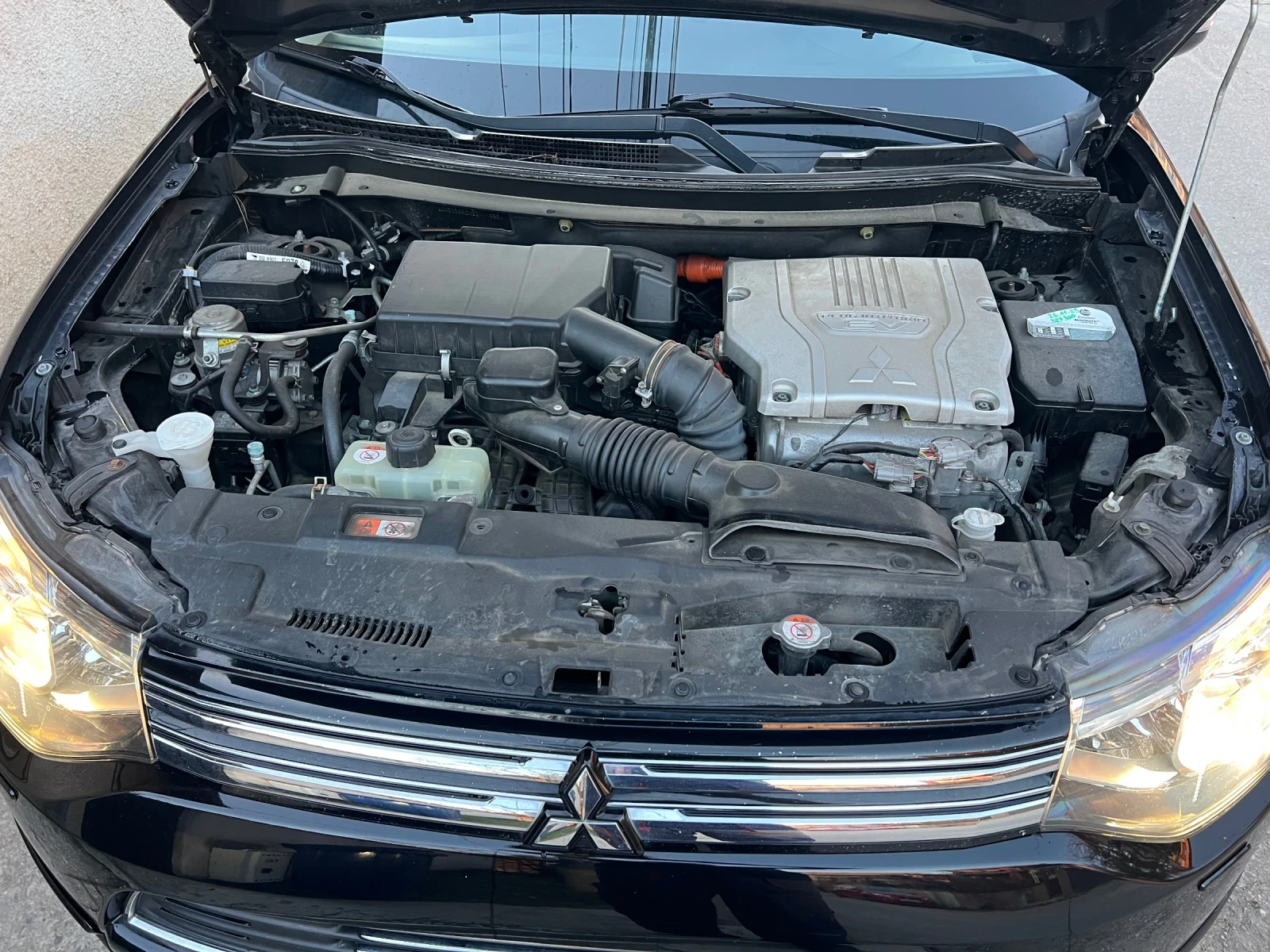 Mitsubishi Outlander PHEV 2.0 LPG, снимка 6 - Автомобили и джипове - 53972168