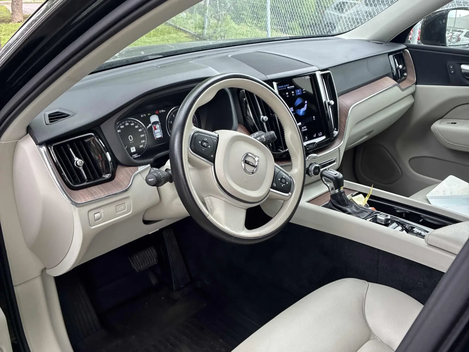 Volvo XC60 Momentum * CARFAX * АВТО КРЕДИТ * , снимка 9 - Автомобили и джипове - 54974822
