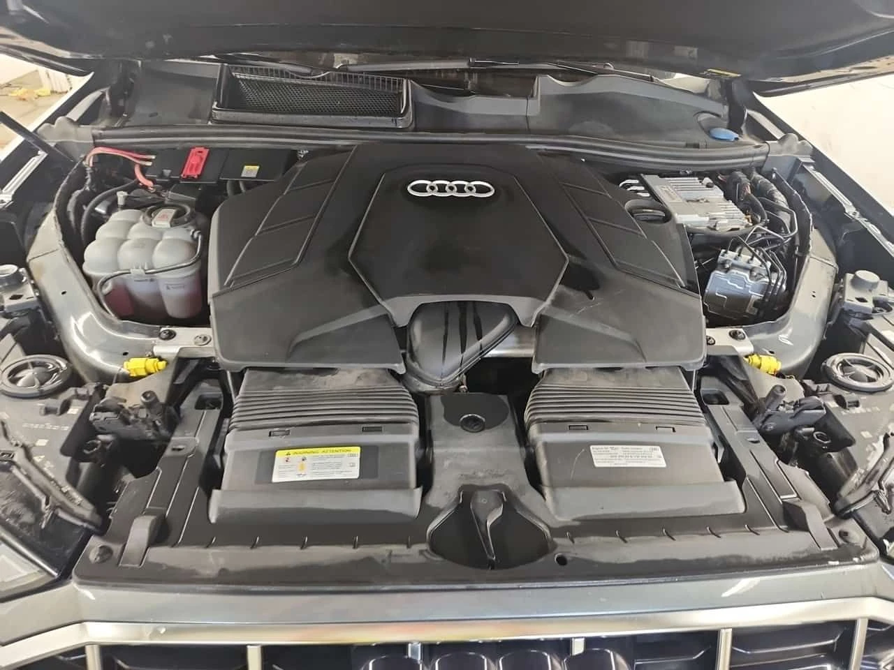 Audi Q7 * PROGRESSIV * ОБДУХВАНЕ * 2 КЛЮЧА * ПАНО * , снимка 16 - Автомобили и джипове - 55045896