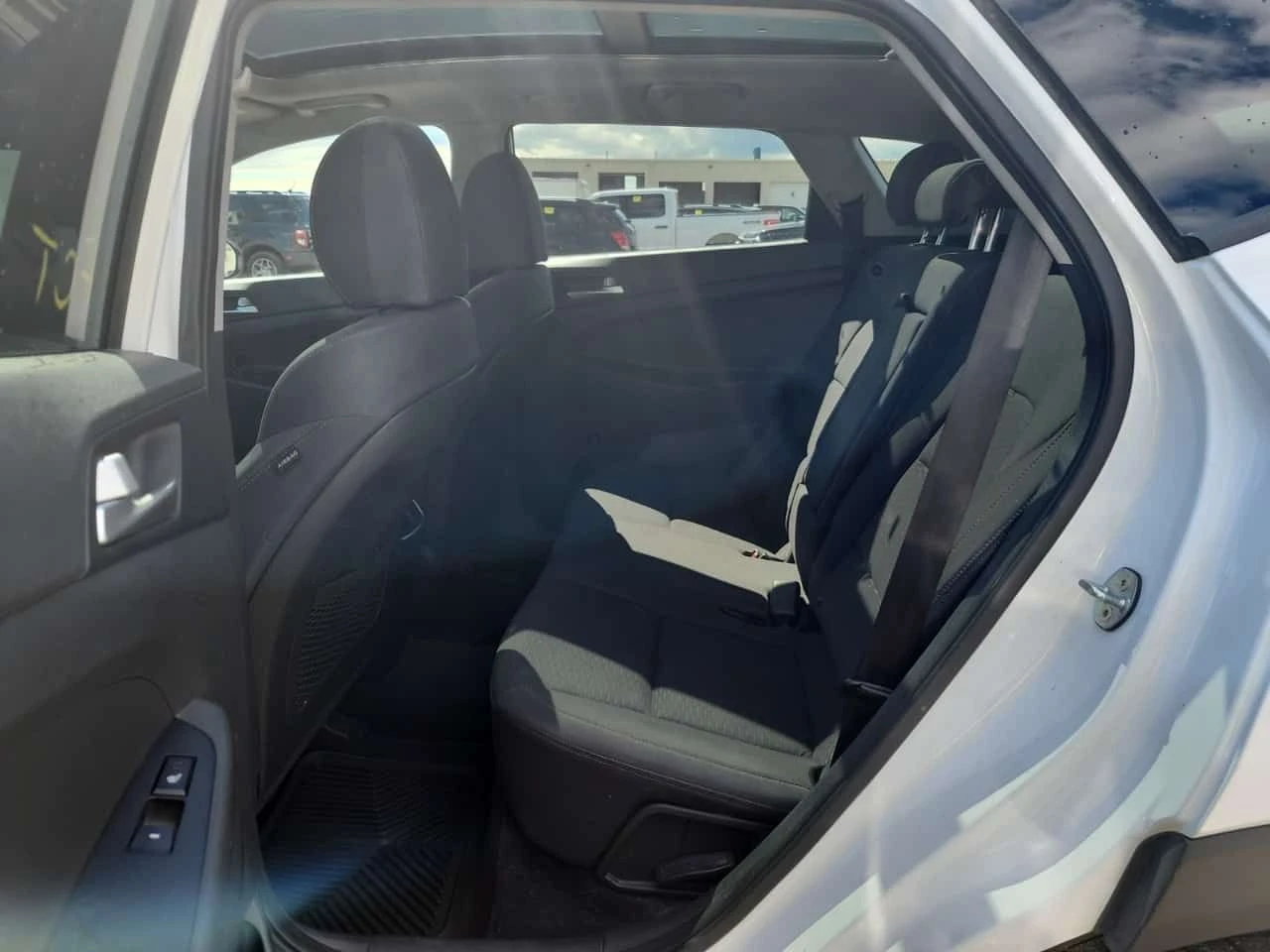 Hyundai Tucson * PREFERRED * CARFAX * ОПЦИЯ ЗА ФИНАНСИРАНЕ, снимка 11 - Автомобили и джипове - 55510870