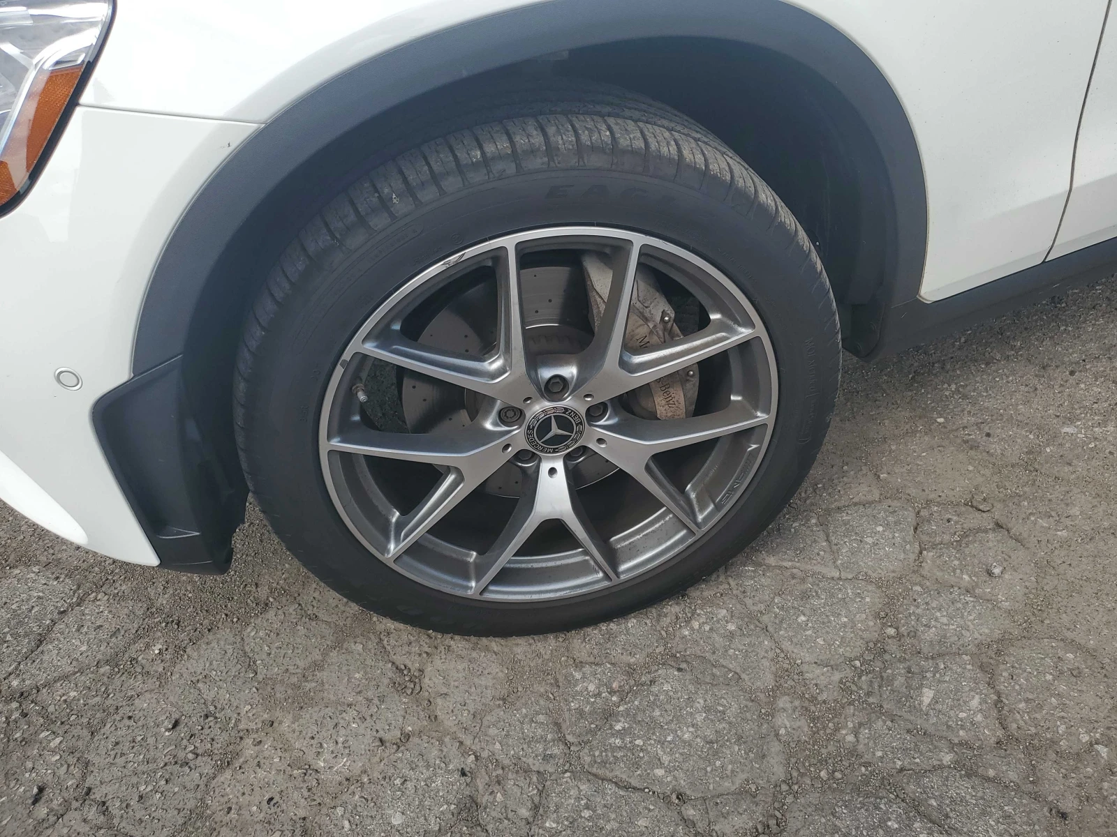 Mercedes-Benz GLC 300 COUPE 4MATIC * AMG PACK* ДИСТРОНИК* 360 КАМЕРА* , снимка 6 - Автомобили и джипове - 56137503