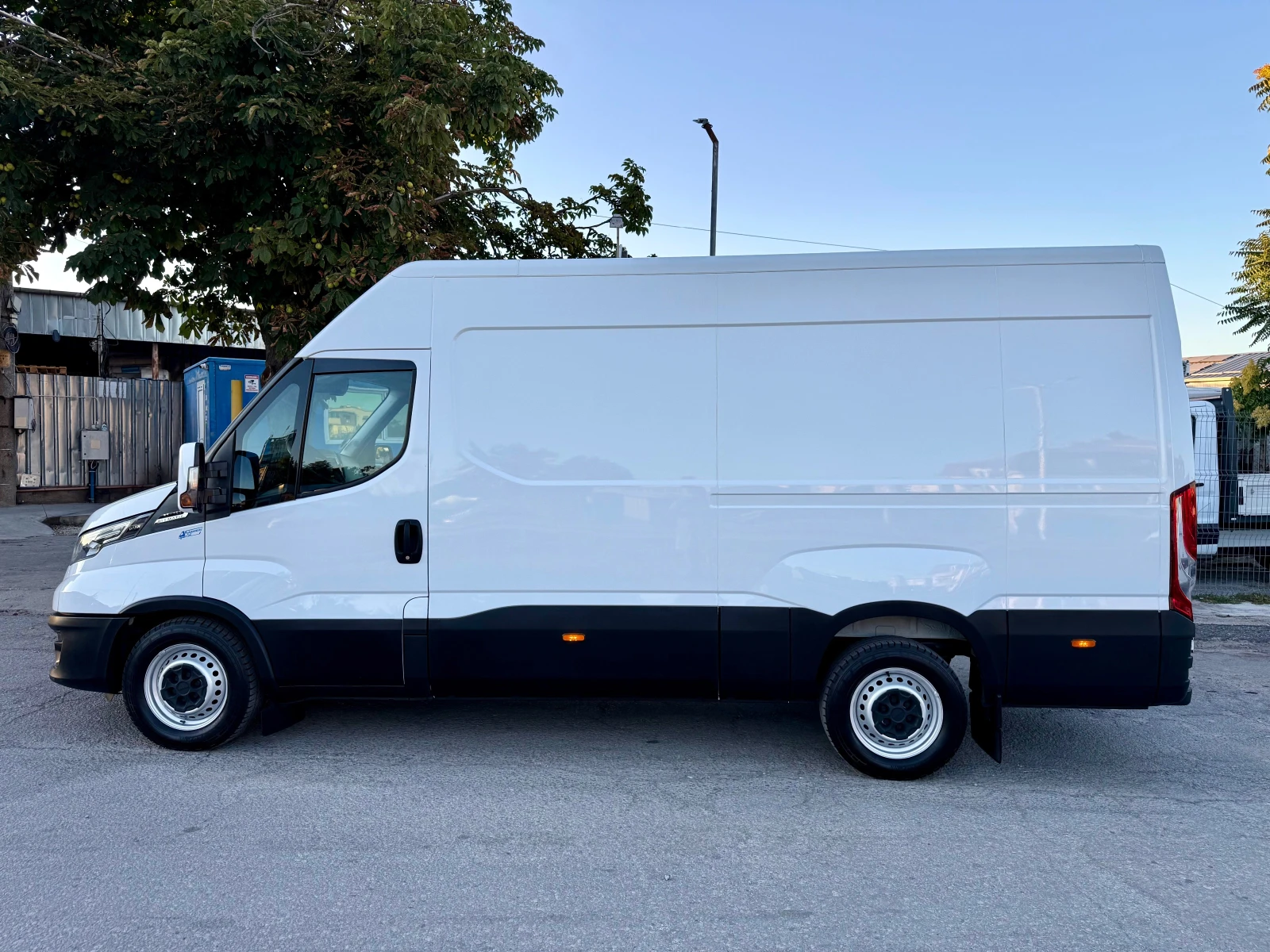 Iveco Daily 35S18 HI MATIC 8 3.0 D, снимка 2 - Бусове и автобуси - 55728319