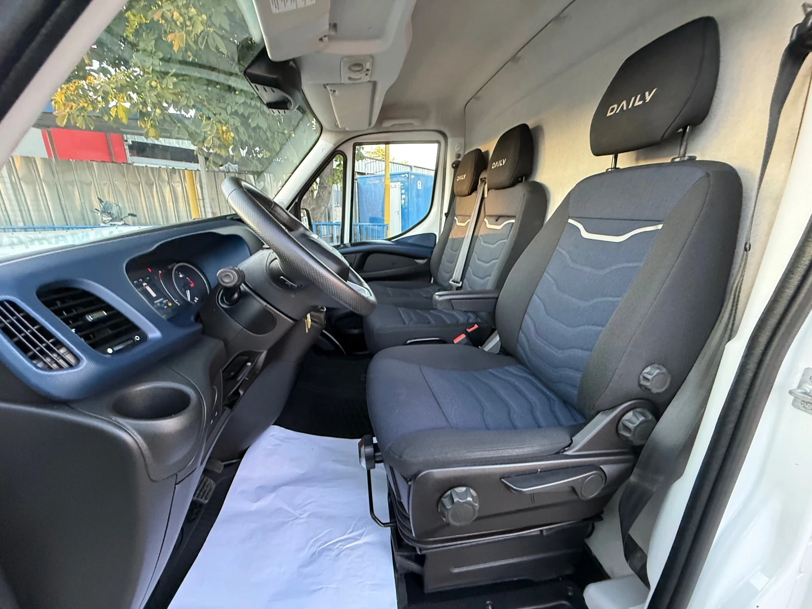 Iveco Daily 35S18 HI MATIC 8 3.0 D, снимка 10 - Бусове и автобуси - 55728319