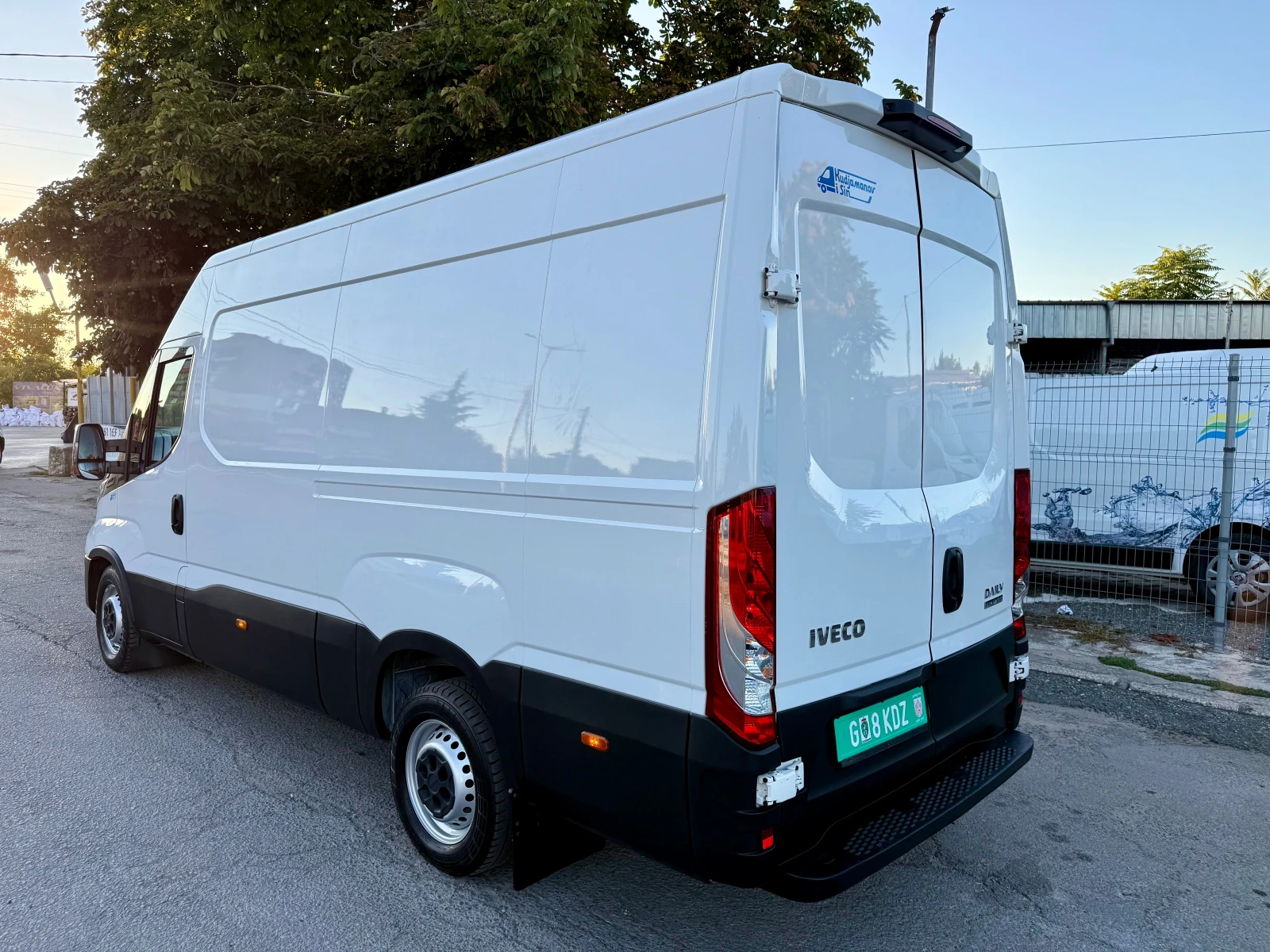 Iveco Daily 35S18 HI MATIC 8 3.0 D, снимка 3 - Бусове и автобуси - 55728319