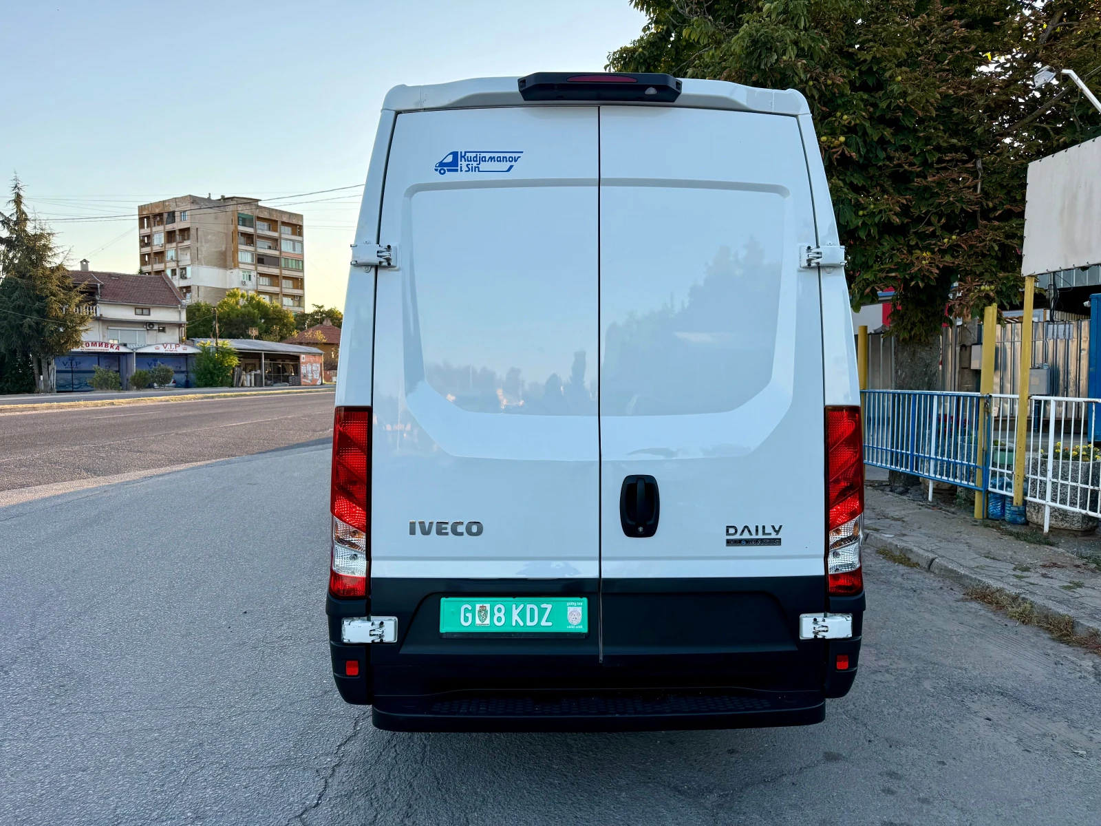 Iveco Daily 35S18 HI MATIC 8 3.0 D, снимка 4 - Бусове и автобуси - 55728319