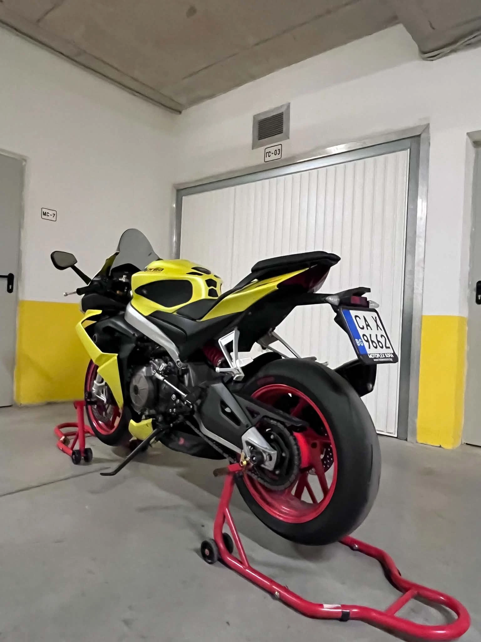 Aprilia Rs 660 2024 Acid Gold | Akrapovic, снимка 3 - Мотоциклети и мототехника - 55612627