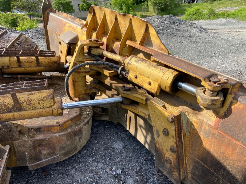 Булдозер Cat, снимка 8 - Индустриална техника - 52688570