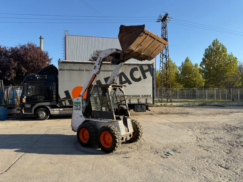 Мини челни товарачи Bobcat 753