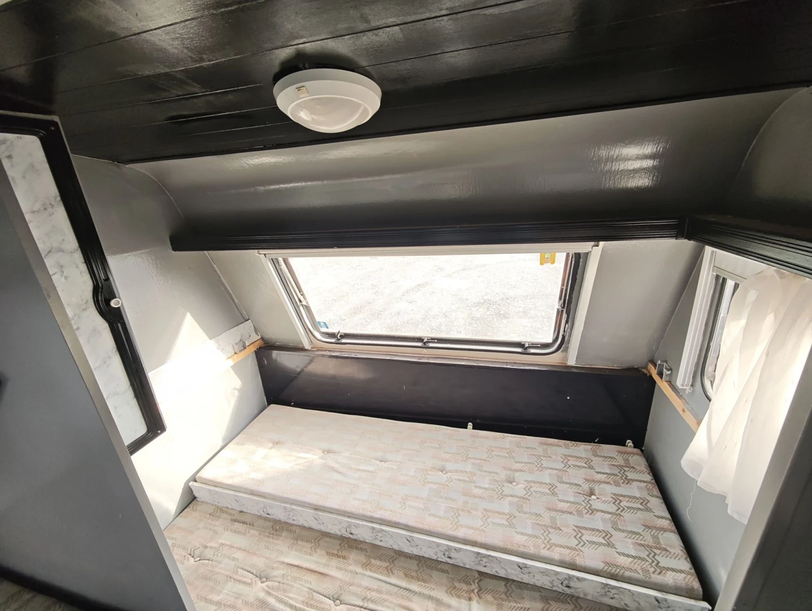 Каравана Caravelair, снимка 10 - Каравани и кемпери - 55873937