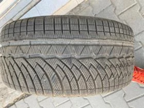 Гуми Зимни 245/40R18, снимка 1