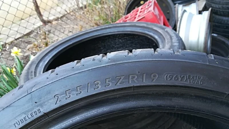 Гуми Летни 255/35R19, снимка 7 - Гуми и джанти - 24773696