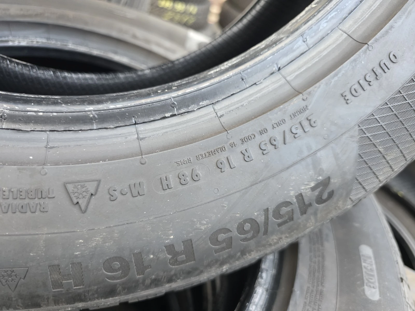 Гуми Зимни 215/65R16, снимка 11 - Гуми и джанти - 56724956