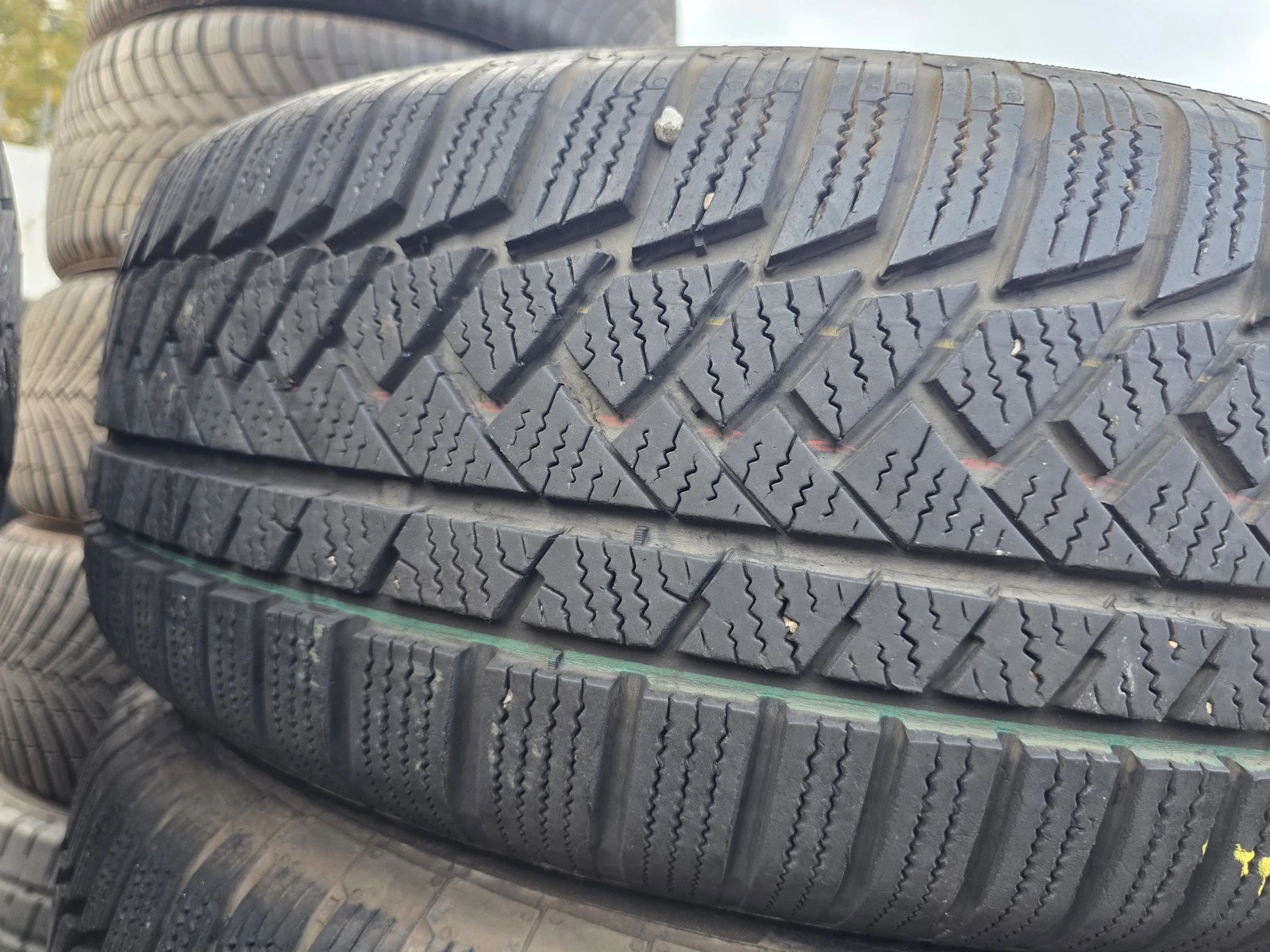 Гуми Зимни 215/65R16