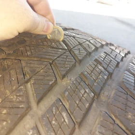 Гуми Зимни 315/40R21, снимка 6 - Гуми и джанти - 52516226