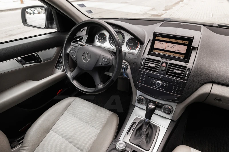 Mercedes-Benz C 320 CDI, снимка 11 - Автомобили и джипове - 48112200