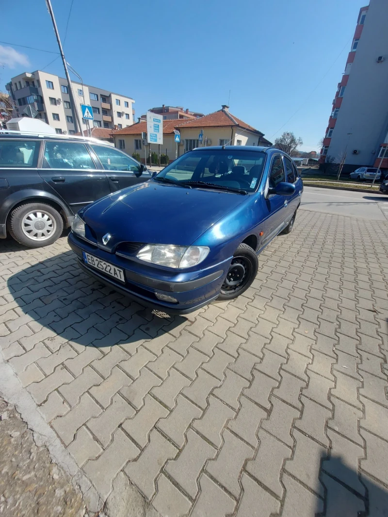 Renault Megane 1.6 16v.90кс., снимка 2 - Автомобили и джипове - 49359209