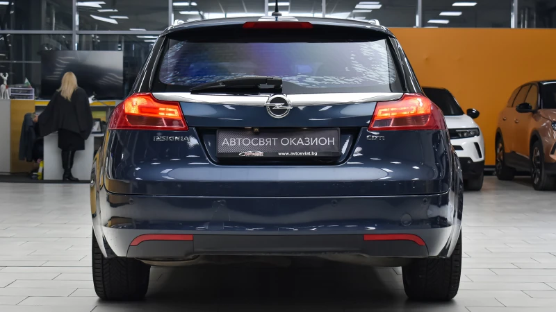 Opel Insignia Sports Tourer 2.0 CDTi Edition, снимка 3 - Автомобили и джипове - 52693378