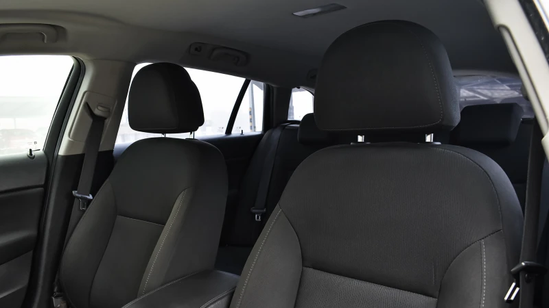 Opel Insignia Sports Tourer 2.0 CDTi Edition, снимка 10 - Автомобили и джипове - 52693378