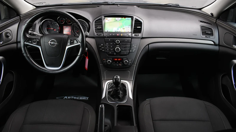 Opel Insignia Sports Tourer 2.0 CDTi Edition, снимка 12 - Автомобили и джипове - 52693378