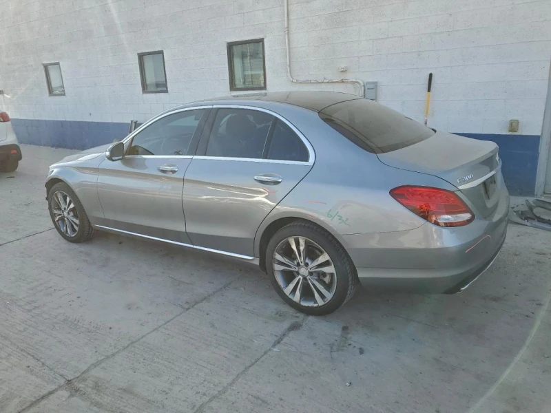 Mercedes-Benz C 300, снимка 4 - Автомобили и джипове - 53075294