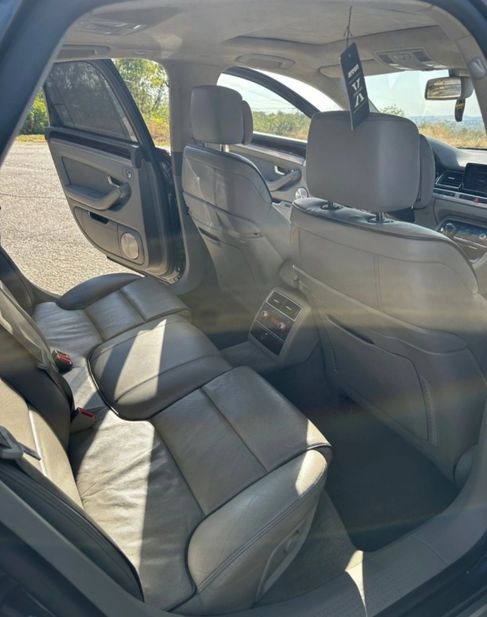 Audi A8 4.2 - изображение 9