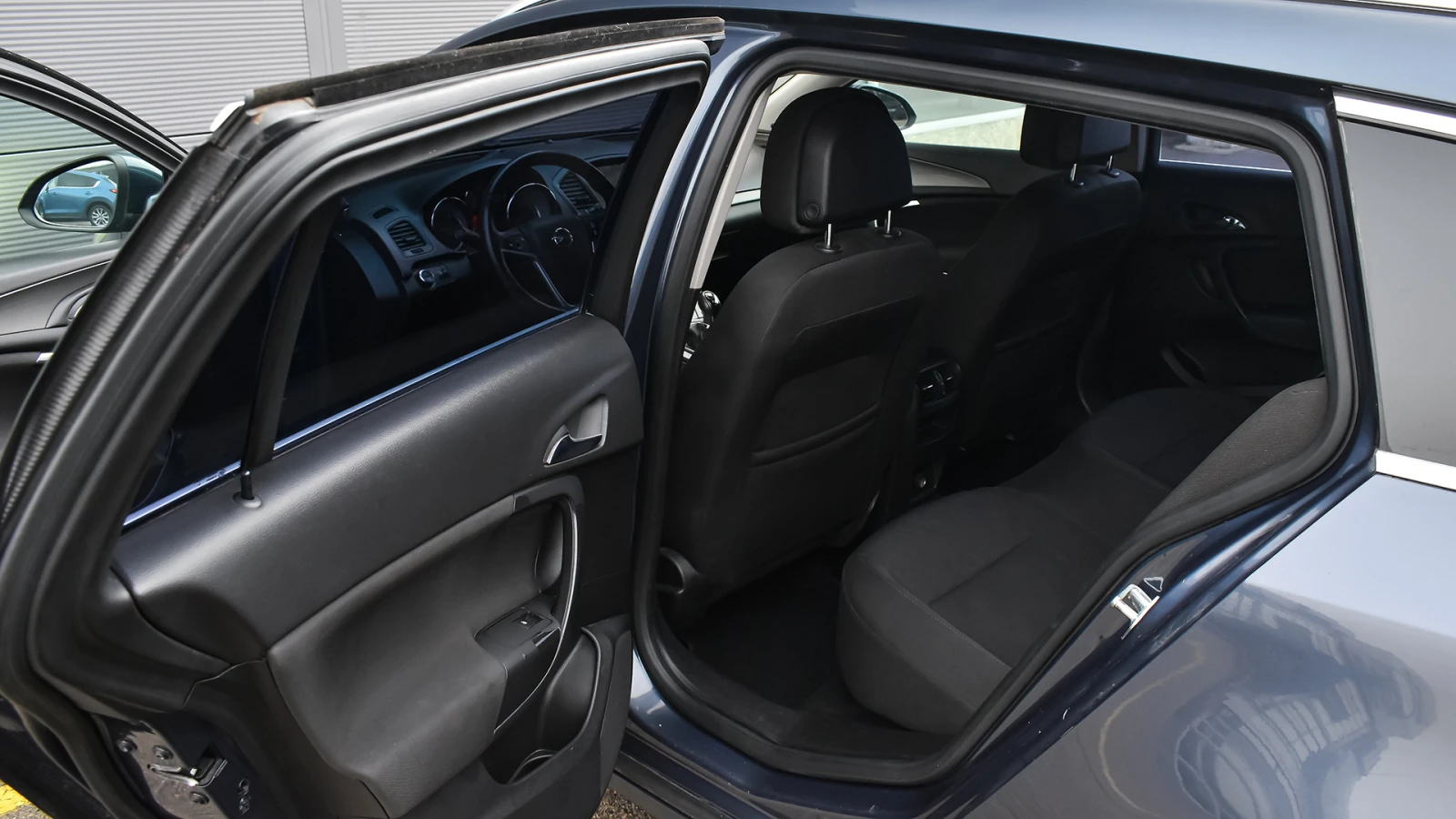 Opel Insignia Sports Tourer 2.0 CDTi Edition - изображение 9