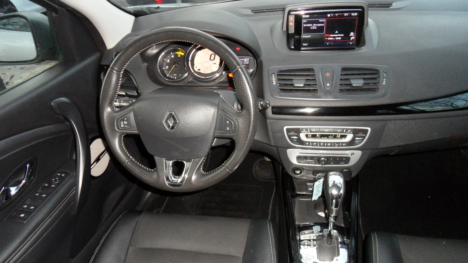Renault Megane АВТОМАТИК /NAVI, снимка 12 - Автомобили и джипове - 53261398