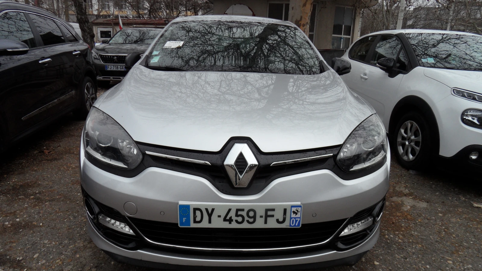 Renault Megane АВТОМАТИК /NAVI, снимка 2 - Автомобили и джипове - 53261398