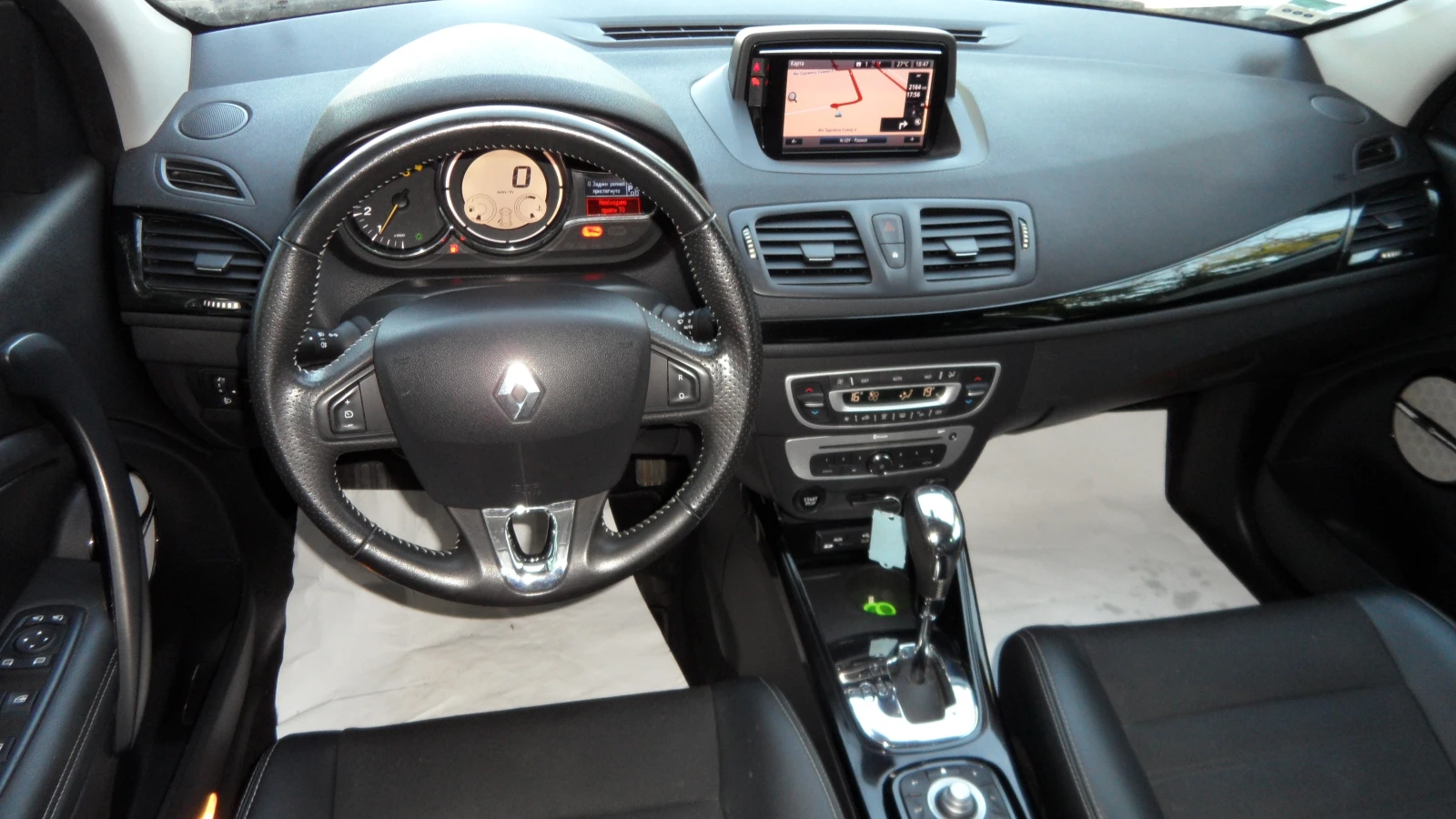 Renault Megane АВТОМАТИК /NAVI, снимка 10 - Автомобили и джипове - 53261398