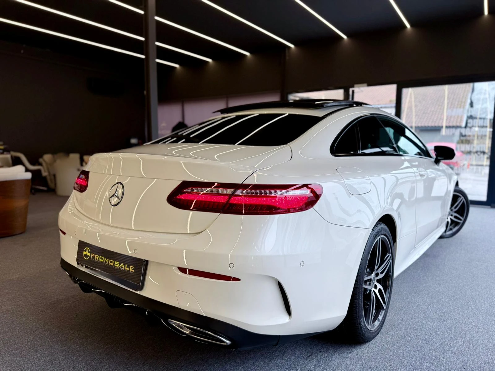 Mercedes-Benz E 400 Coupe* 4M* AMG* Burmester* Обдух* Подгреви* Лизинг - изображение 6