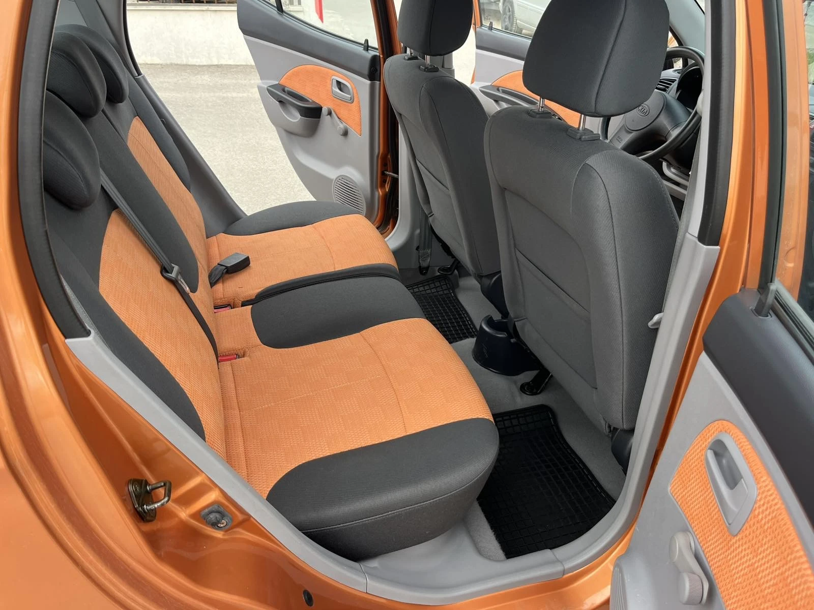 Kia Picanto 1.1I 65кс 89 000км КЛИМАТИК , снимка 10 - Автомобили и джипове - 53566343