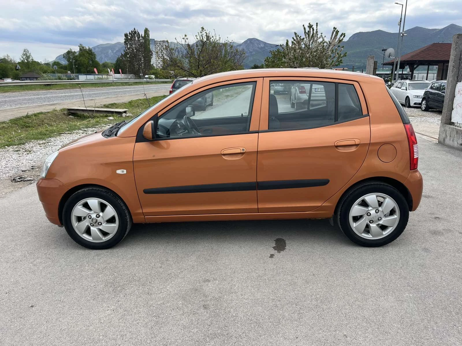 Kia Picanto 1.1I 65кс 89 000км КЛИМАТИК , снимка 6 - Автомобили и джипове - 53566343