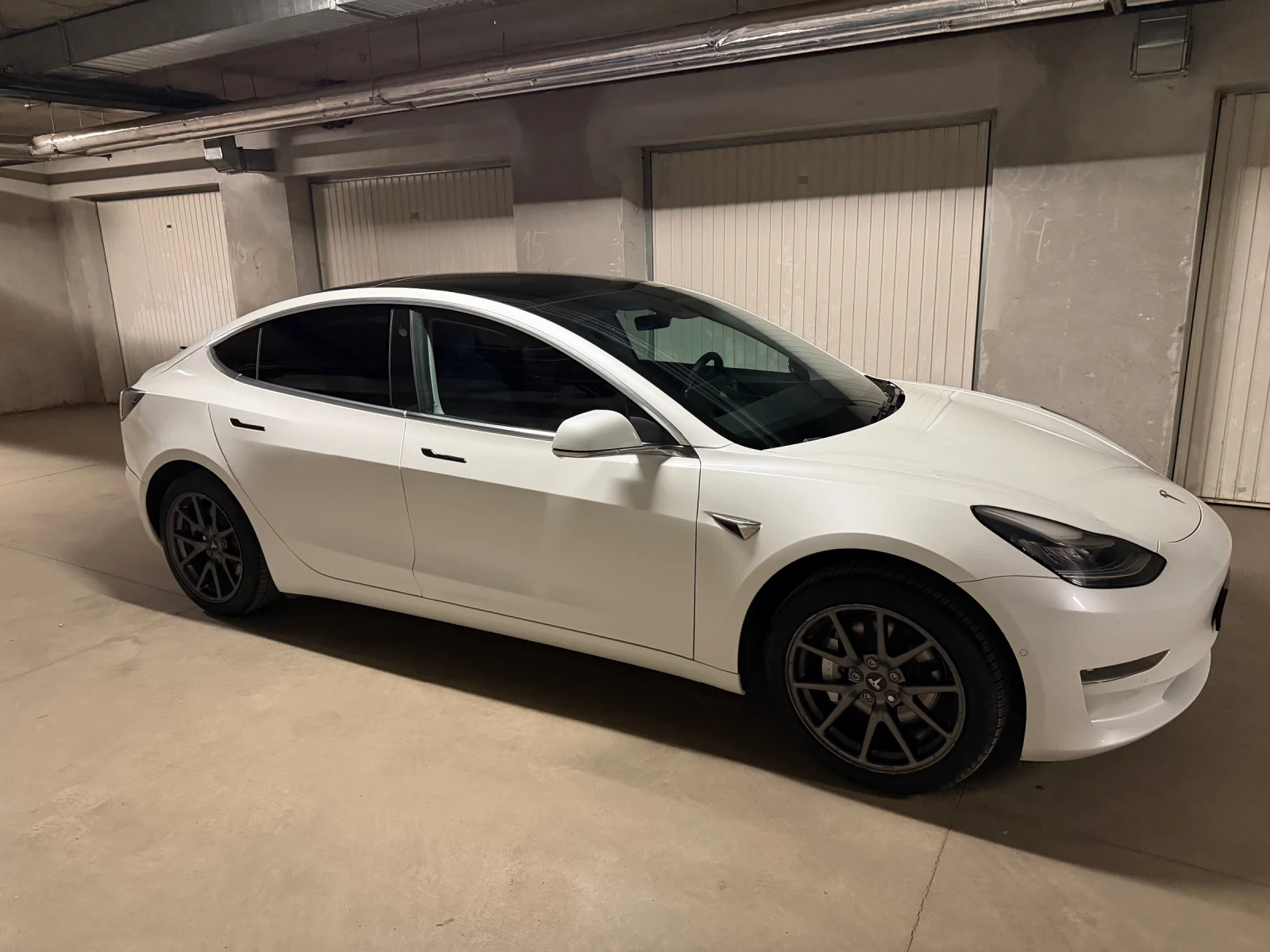 Tesla Model 3 SR+ , снимка 2 - Автомобили и джипове - 54232941