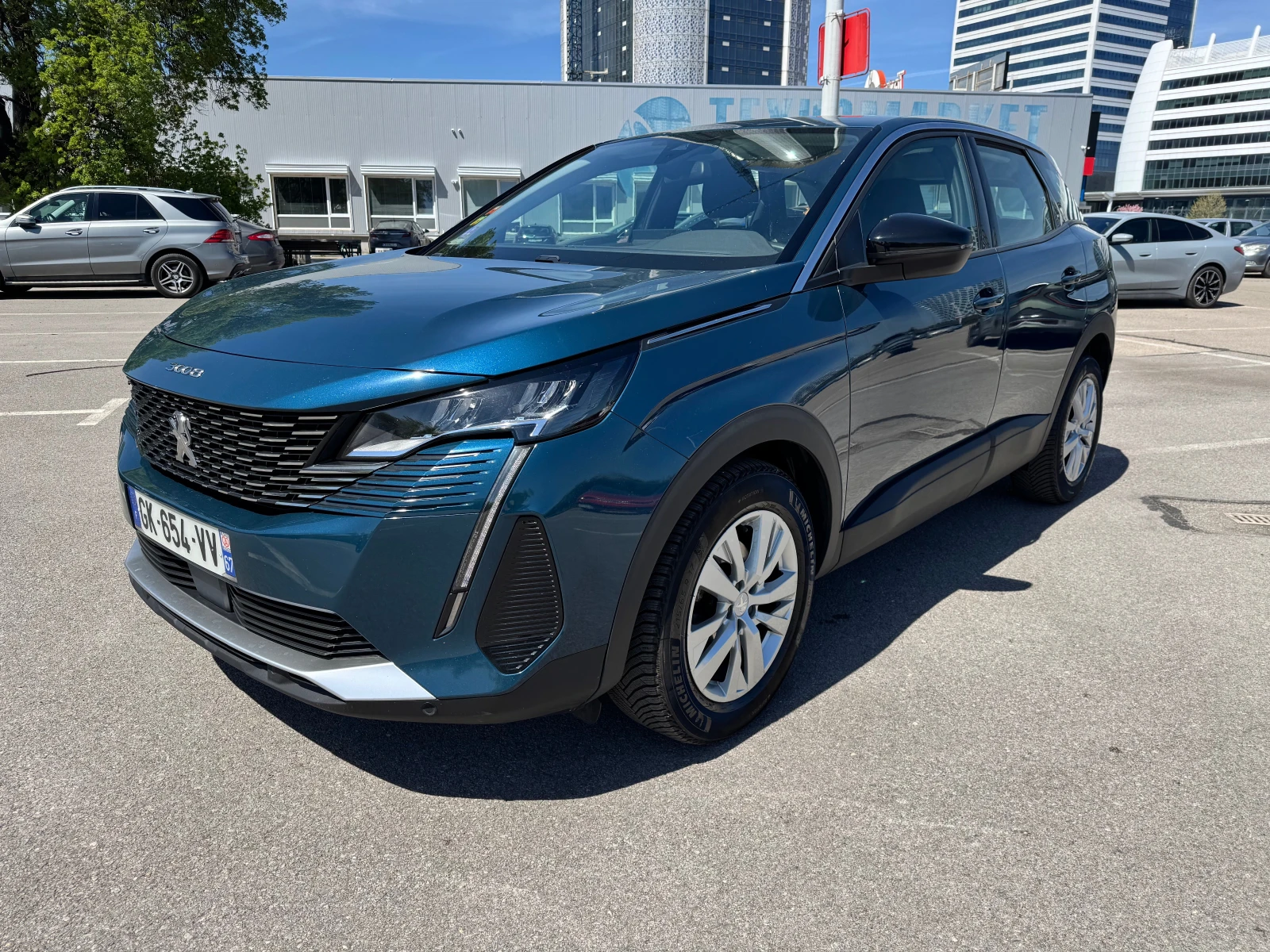 Peugeot 3008 1.2T-130-EAT8-NAVI-PURETECH-2023-камера