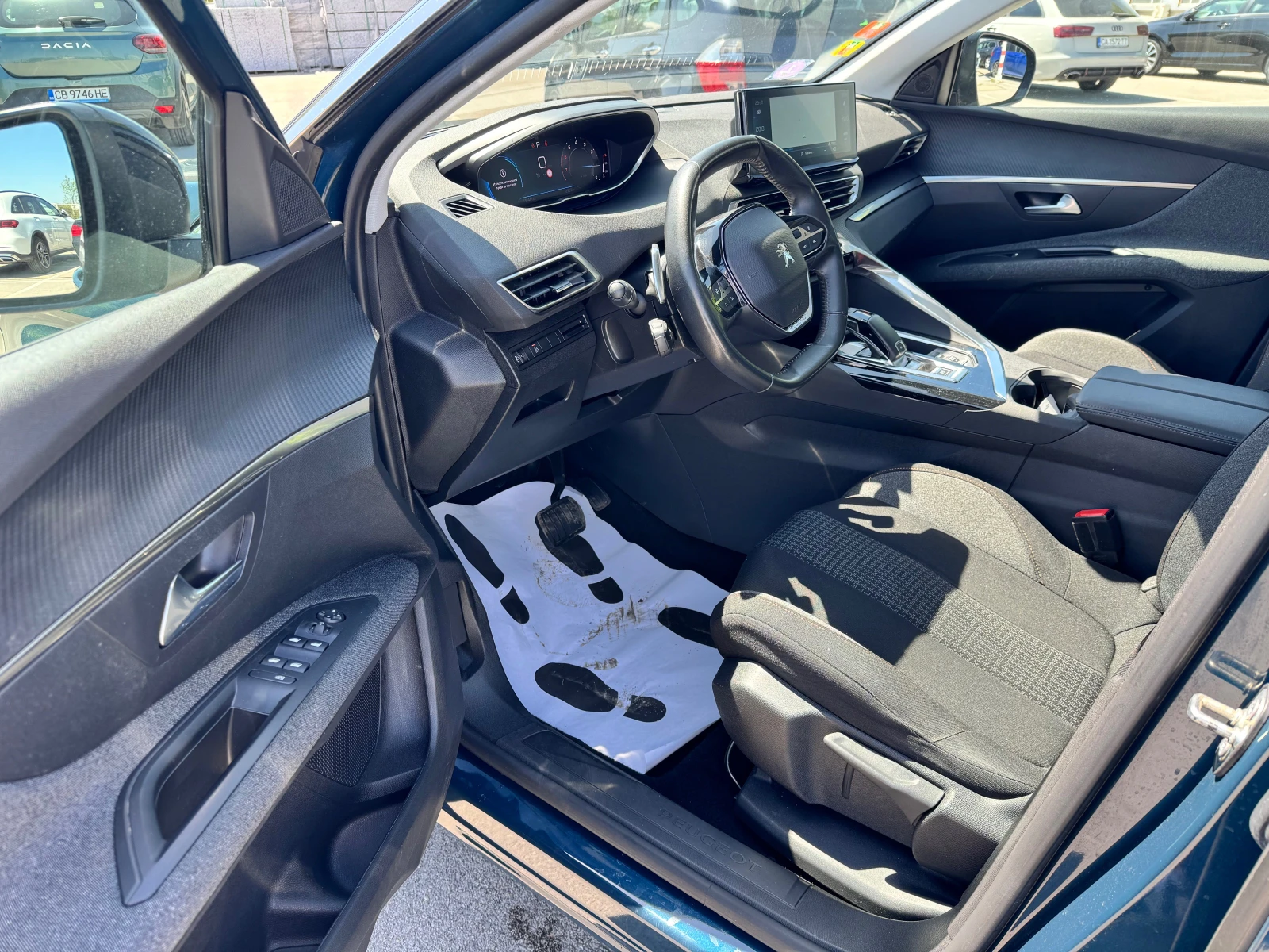 Peugeot 3008 1.2T-130-EAT8-NAVI-PURETECH-2023-камера, снимка 10 - Автомобили и джипове - 54334051