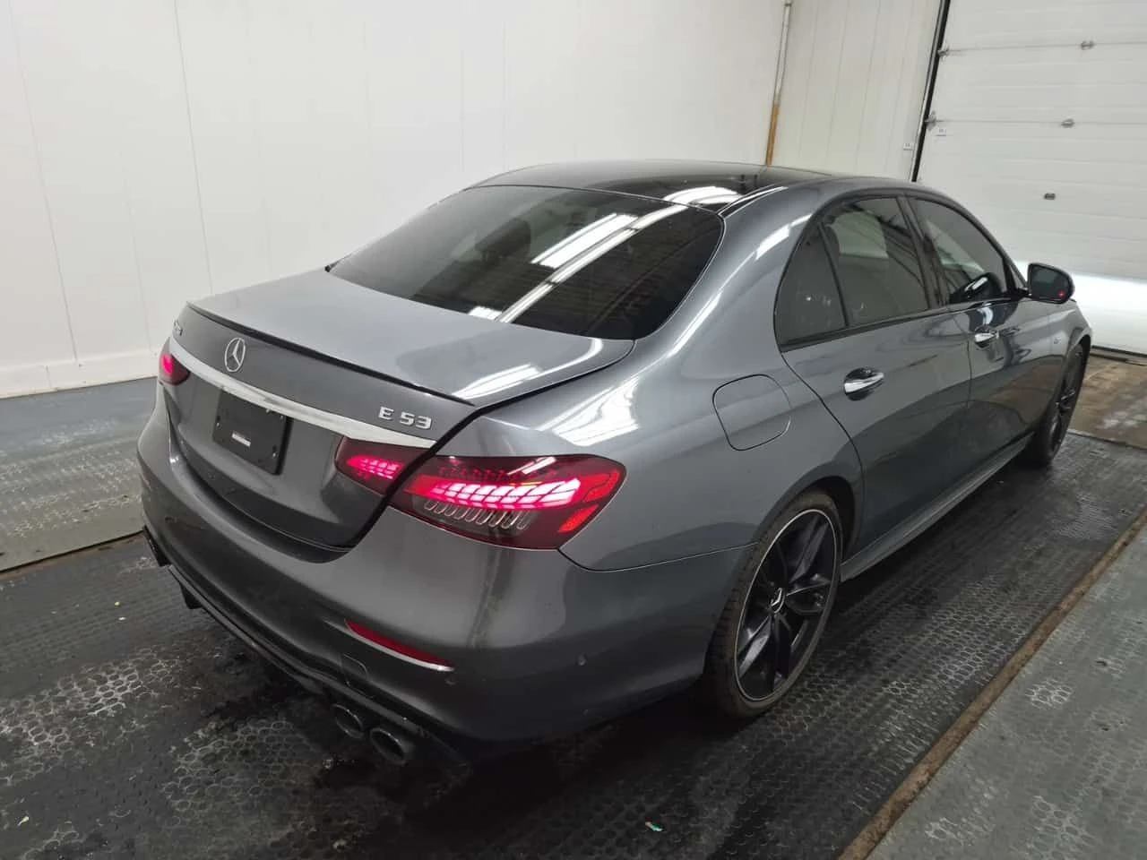 Mercedes-Benz E 53 AMG | DISTRONIC| 360| HUD| BURMESTER| ОБДУХВАНЕ| PANO, снимка 3 - Автомобили и джипове - 54459841
